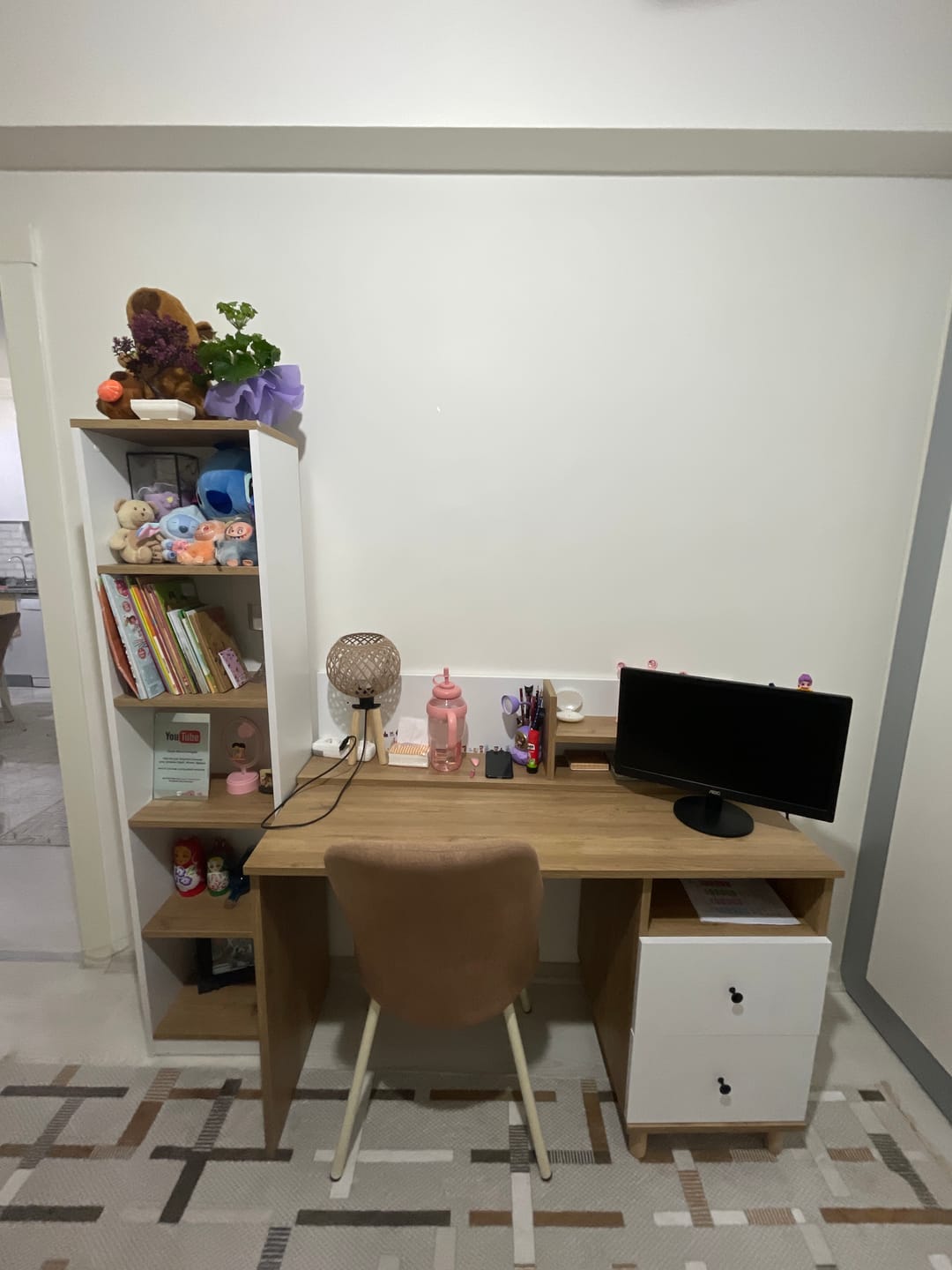 Customer photo review of Rani HA115 Çekmeceli Kitaplıklı Çalışma Ofis Bilgisayar Masası Sepet Ceviz - Beyaz