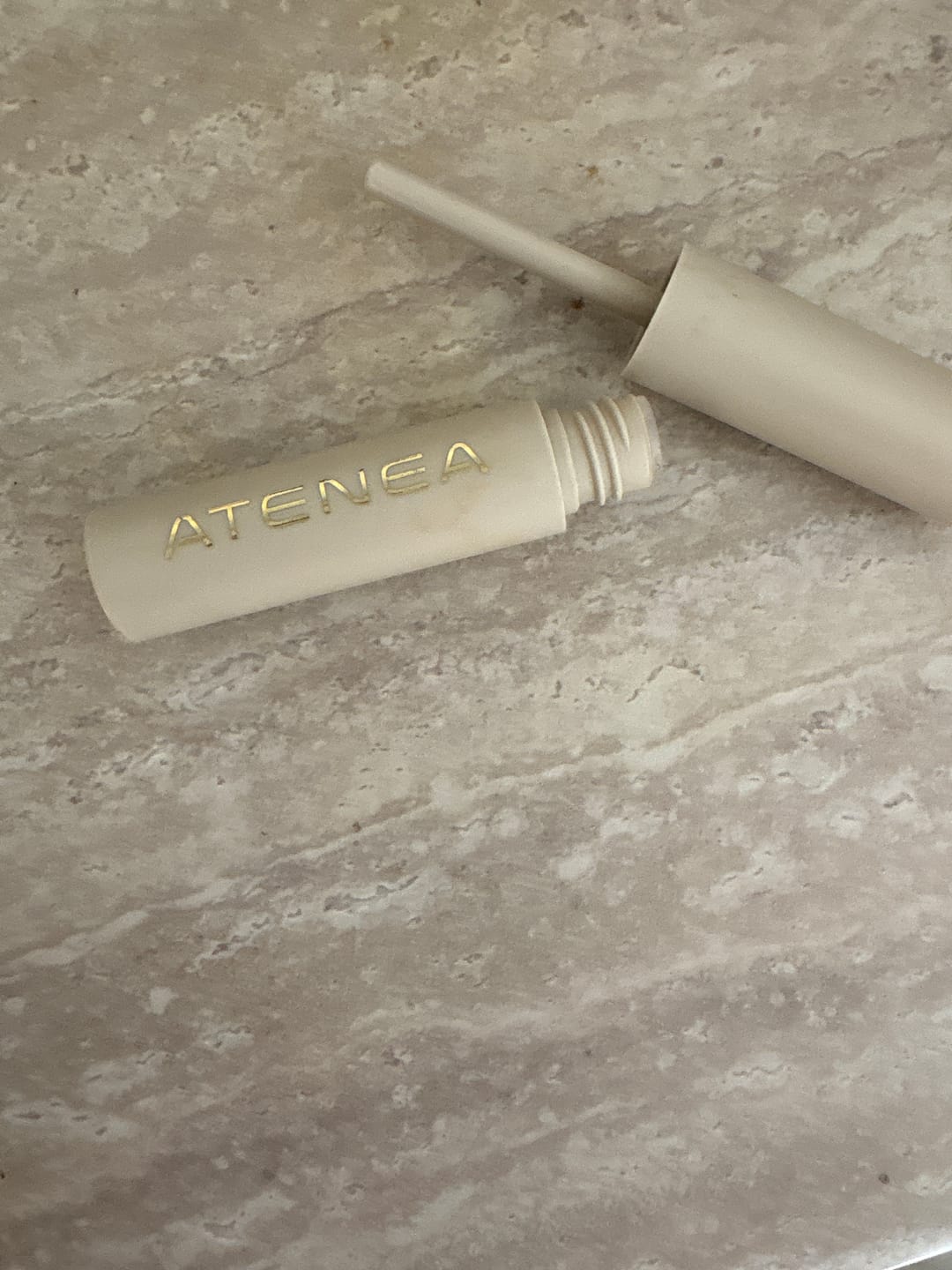 Customer photo review of GEL FIJADOR DE CEJAS TRAVEL SIZE