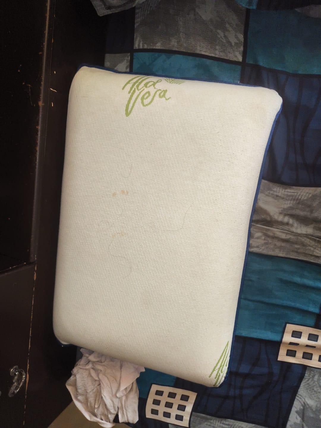 Customer photo review of Flo Adjustable Pillow (Memory Foam)