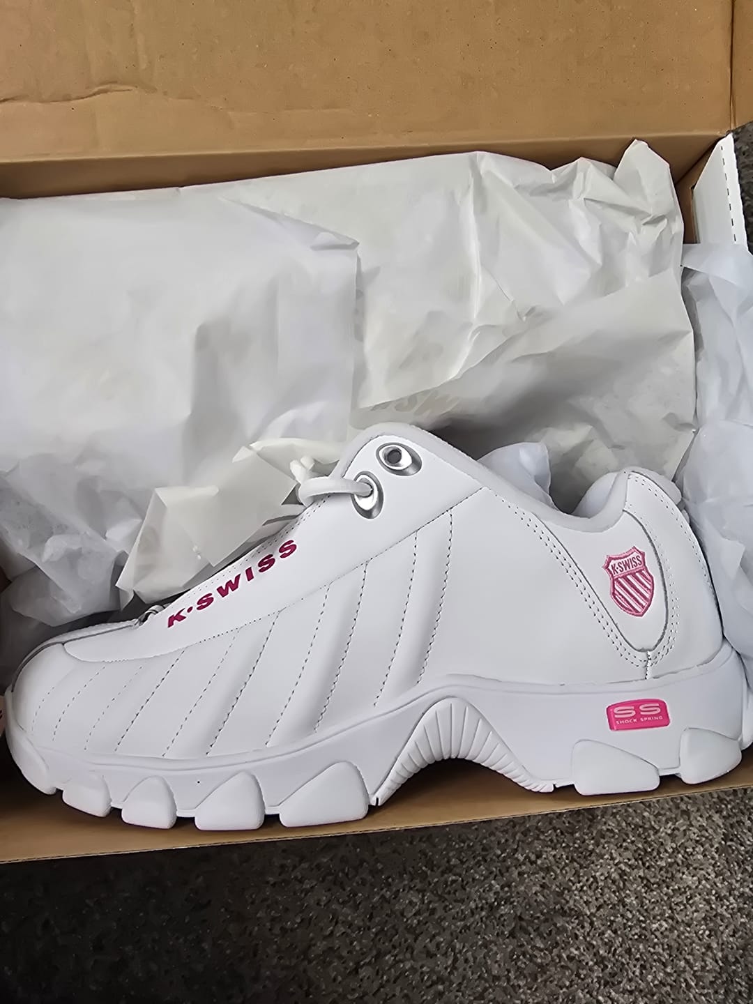 Customer photo review of 93426-156-M | ST329 CMF | WHITE/SHOCKING PINK