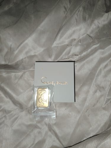Customer photo review of 24K Yellow Gold (99.99% Gold Purity) Essential Piece Collection