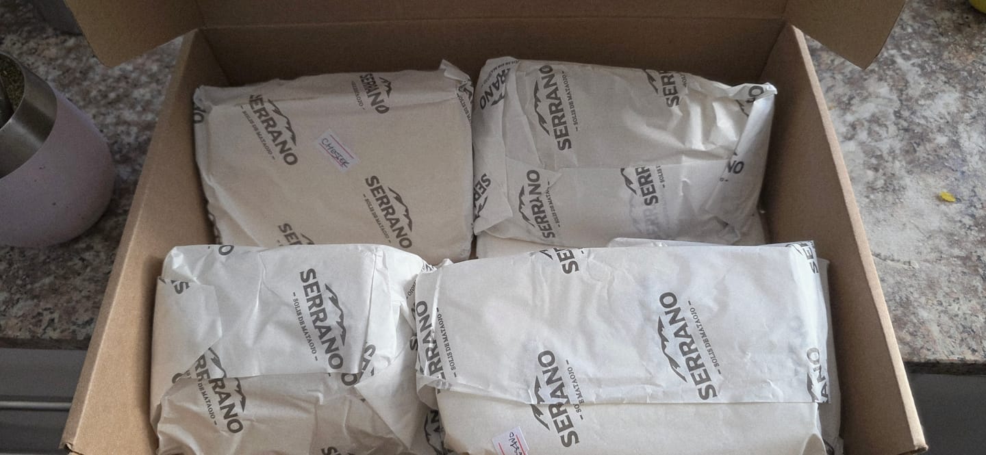 Customer photo review of Queso Chester, artesanal, picante