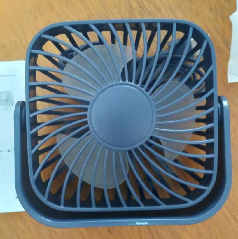Customer photo review of USB Mini-Tischventilator – 10 cm Tragbarer 3-Stufen 360° Ventilator