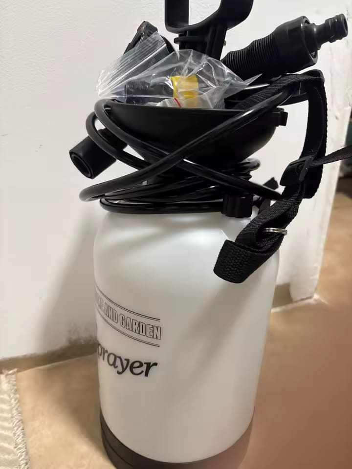 Customer photo review of Tragbare Manuelle Campingdusche – 3/5/8L Handpumpe mit 3m Schlauch