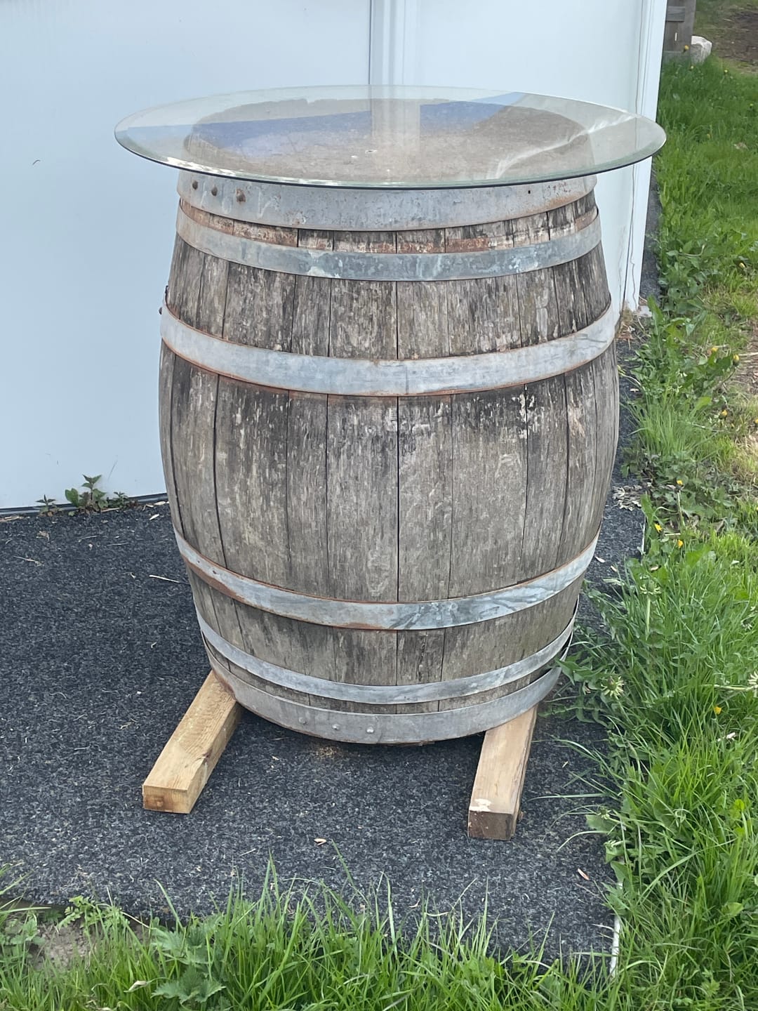Customer photo review of Glasplatte Tisch Sicherheitsglas für Esstisch, Gartentisch, Weinfass - Rund