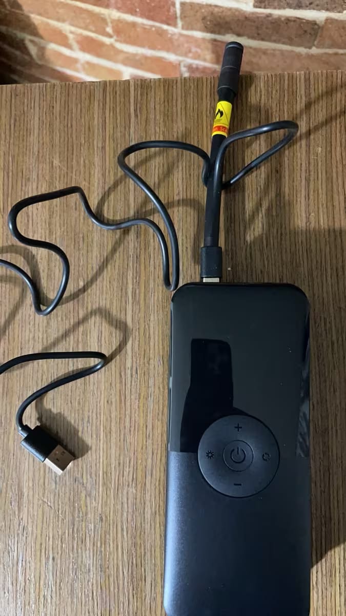 Customer photo review of Kabelloser Reifenkompressor – Tragbarer Digitaler Luftkompressor & Powerbank