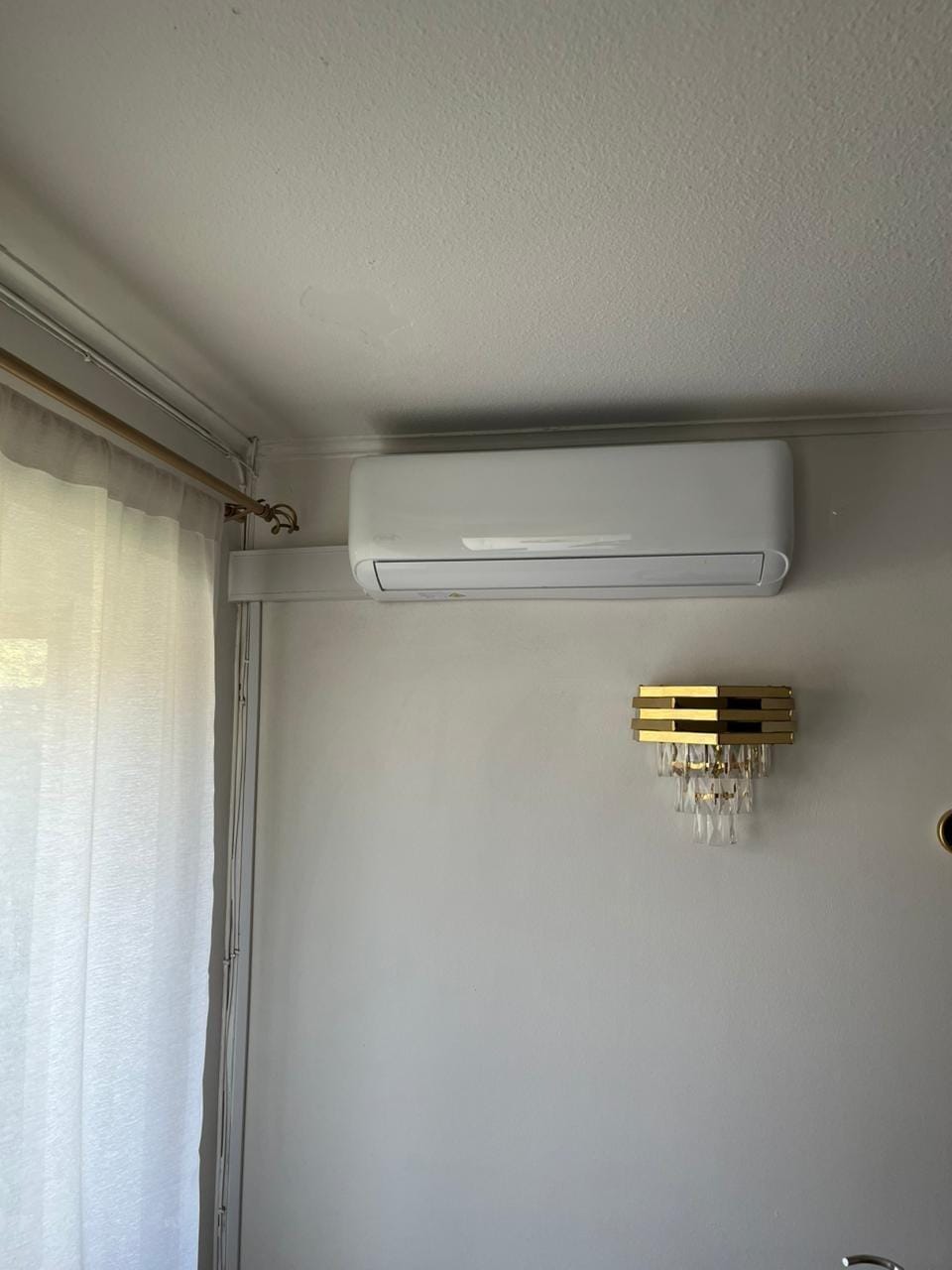 Customer photo review of SPLIT MURO INFINITY 12000BTU/h + SOPORTE EXTERIOR + INSTALACIÓN + GARANTÍA 1 AÑO RM