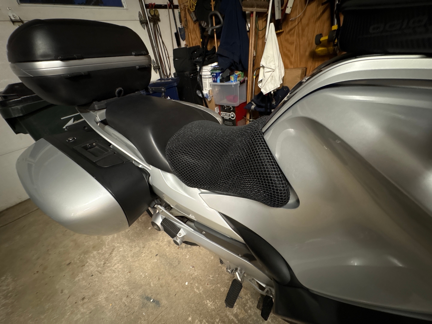 Wind Rider mesh seat cover on a BMW R 1200 RT