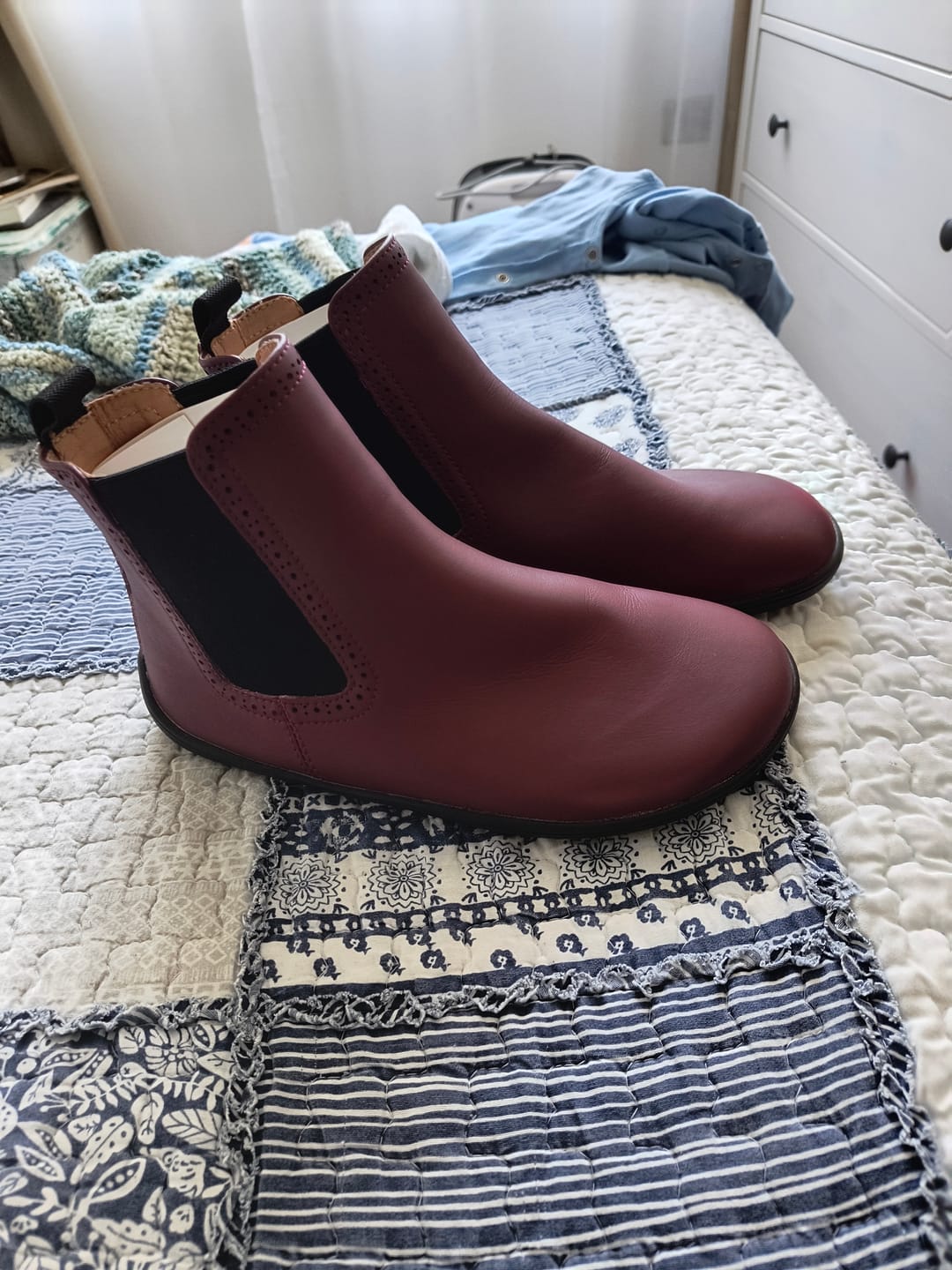 Customer photo review of Muse II - Rojo - Chelsea style Barefootshoes