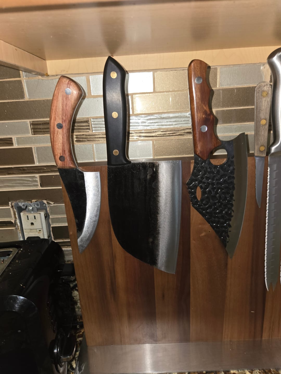 Customer photo review of FREE Walnut Magnetic Knives Holder