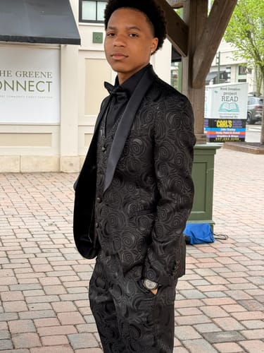 Customer photo review of Men's 3-Piece Black Rose Embroidery Shawl Lapel Wedding Suit