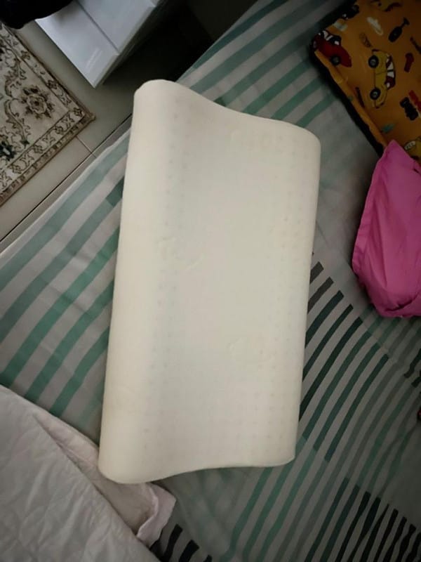 Customer photo review of Getha 2 Zone Latex Pillow (Cotton Fabric / Tencel Fabric)
