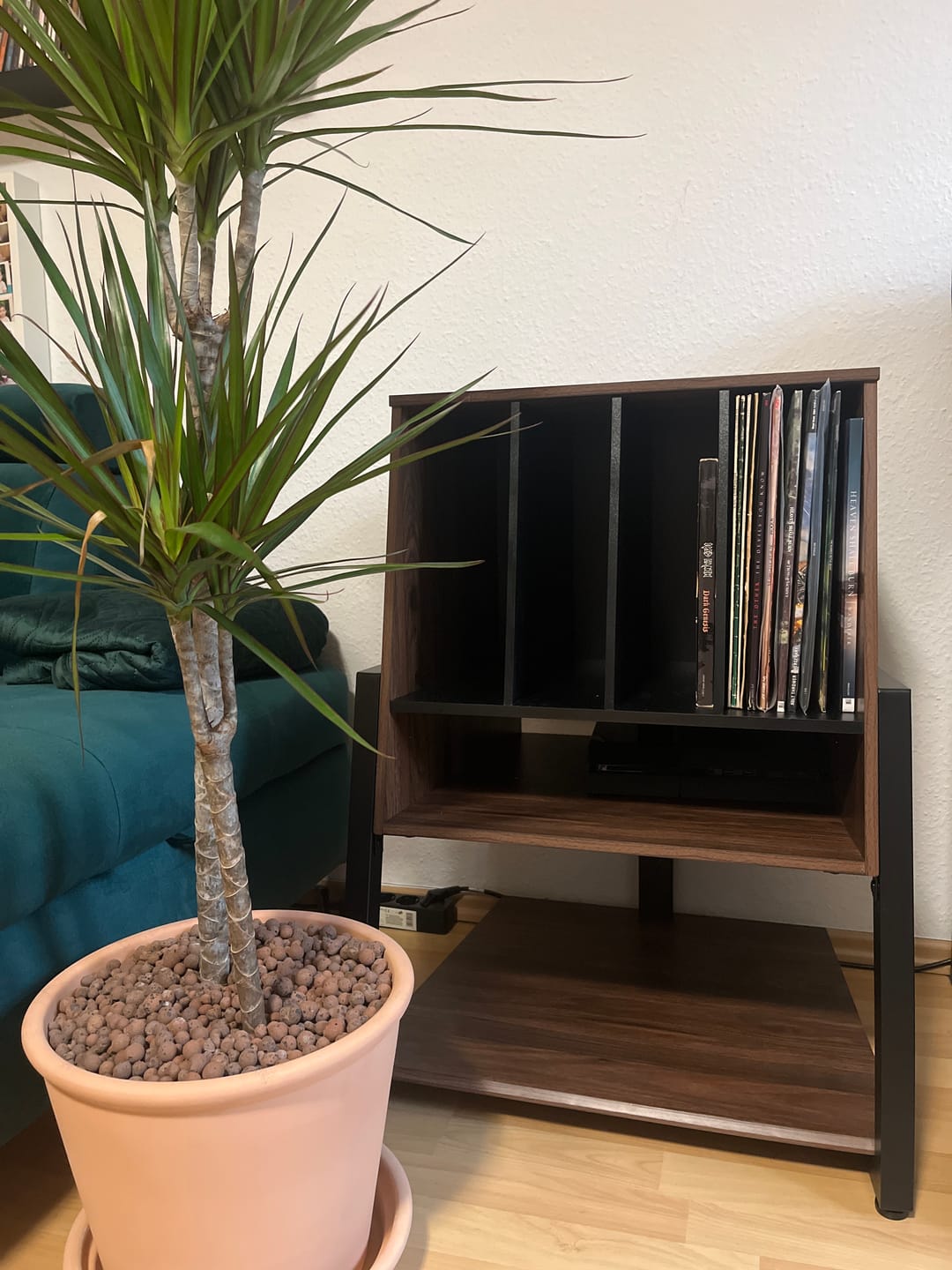 Customer photo review of Eiffel RS05 Record Player Stand