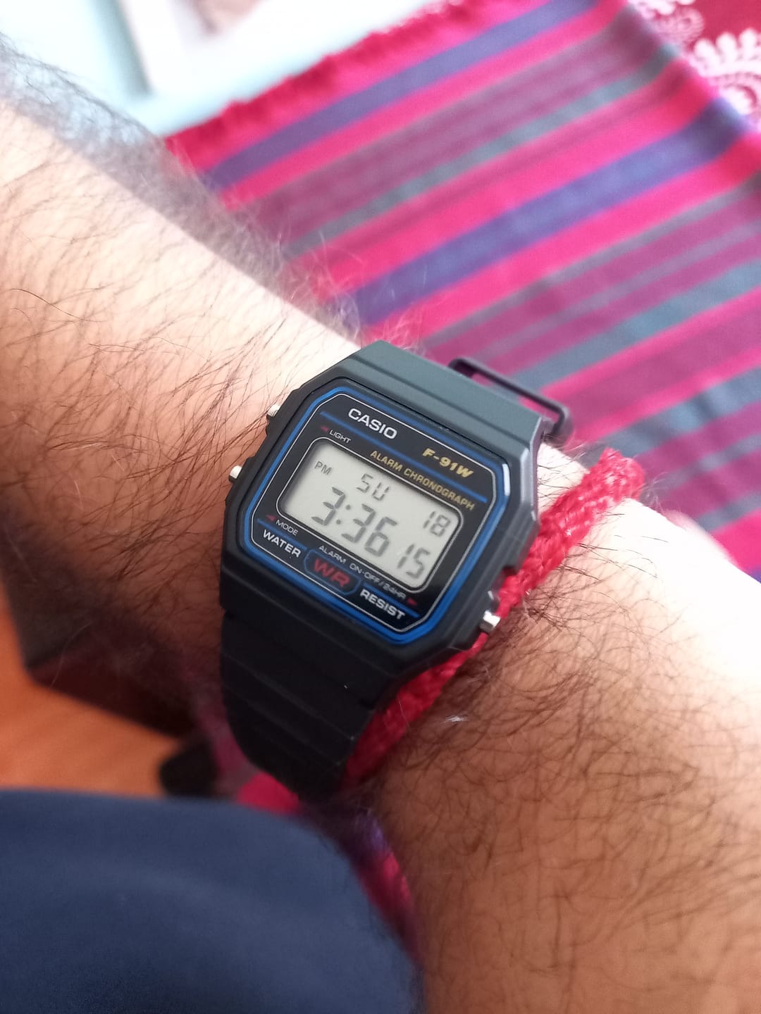 Customer photo review of Reloj Casio Vintage F-91W-1DG Clásico Líneas Azules