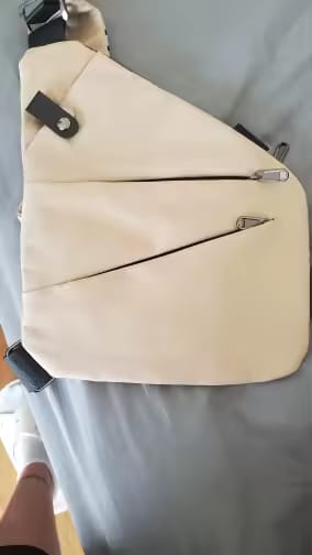 Customer photo review of Anti-Diebstahl-Slingtasche – Unisex Umhängetasche aus Nylon