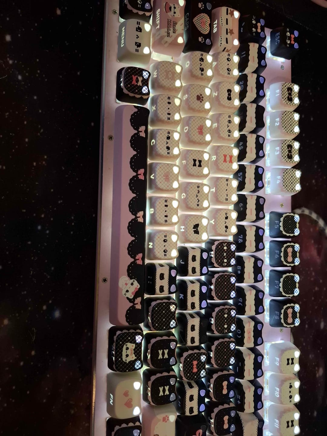 Customer photo review of KiiBOOM Pink Meow / Meow Bow Keycap Set