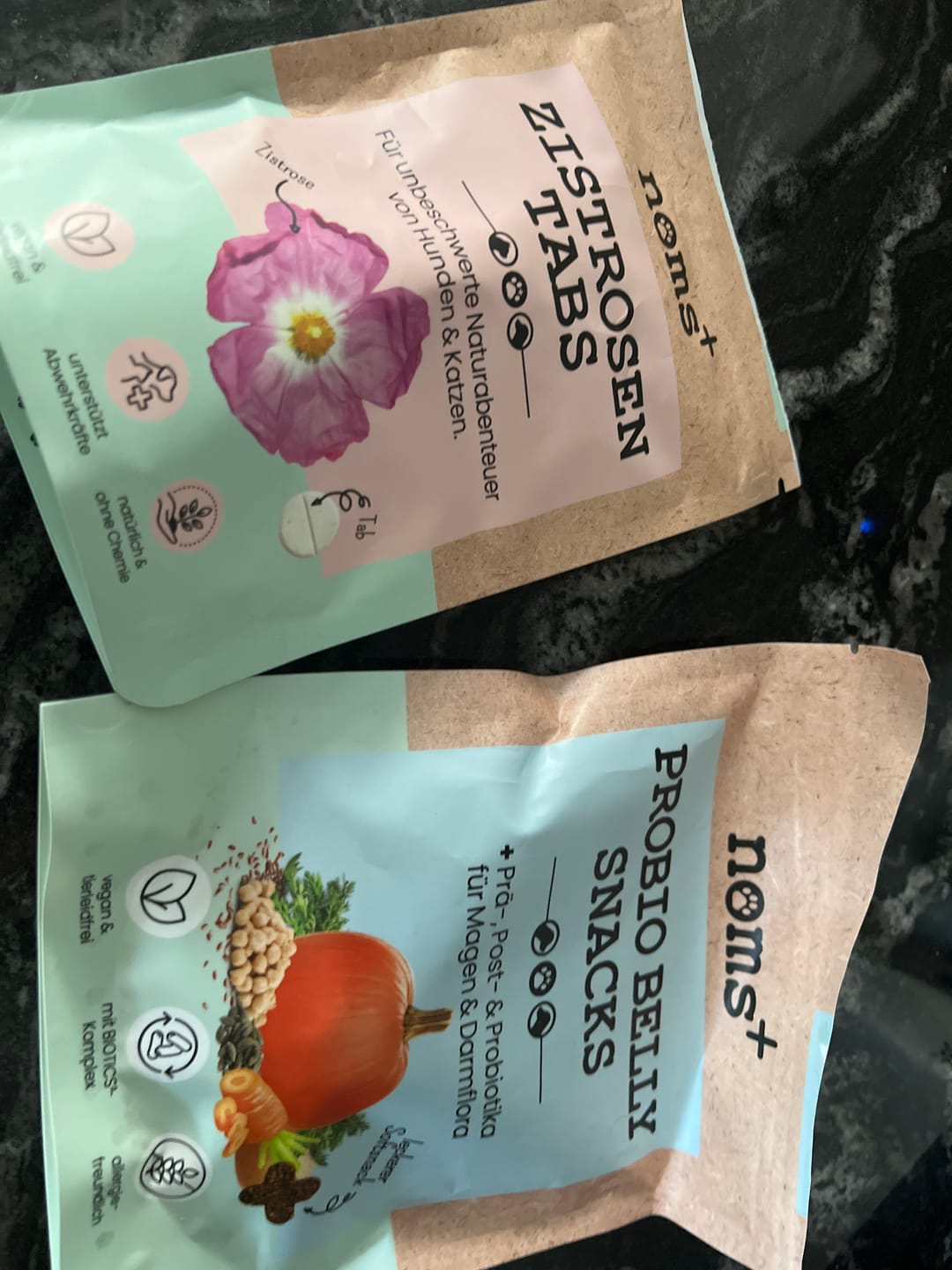 Customer photo review of Kräuter Dentals für Hunde zur Zahn- und Darmpflege (150g)