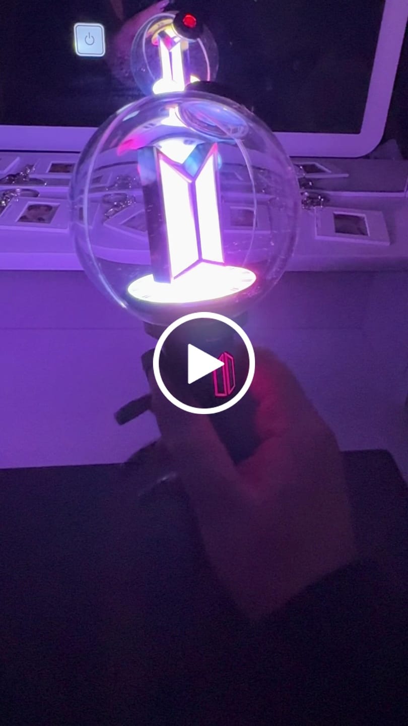 Customer video review of [2ND PRE-ORDER] BTS - OFFICIAL LIGHT STICK VER.4 PARTS ARMY VER