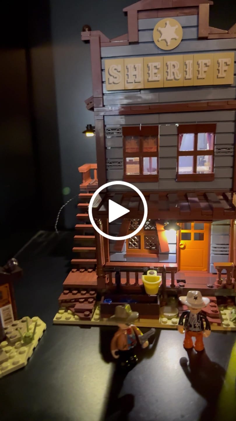 Customer video review of Sheriff's Office by LumiBricks UK