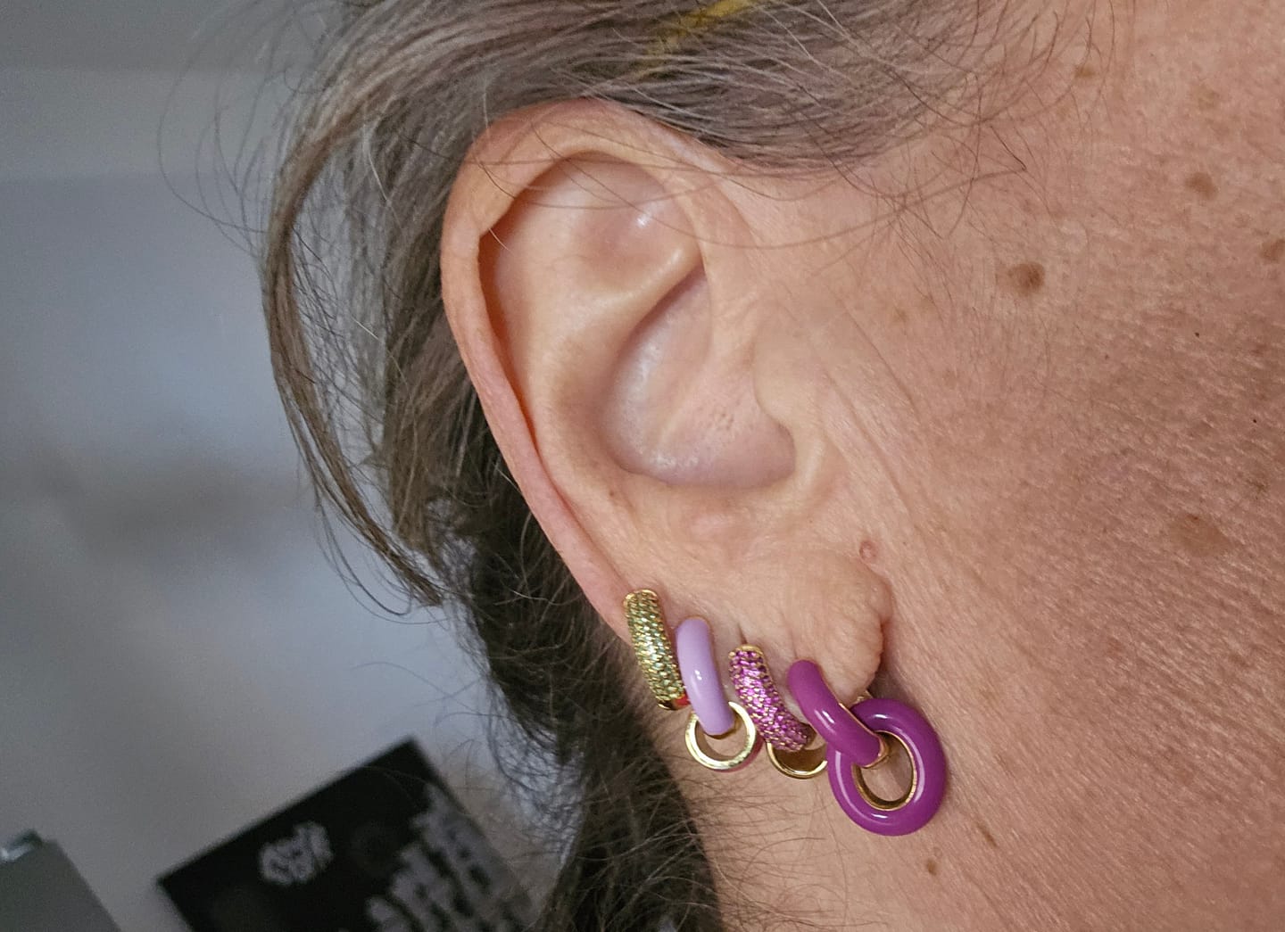 Customer photo review of Orecchino HOOP COLOR - Cherry
