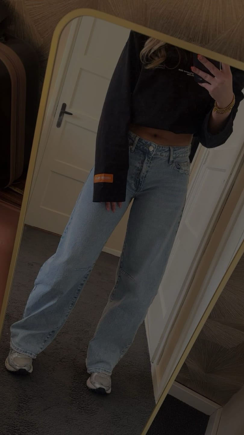 Customer photo review of LONGSLEEVE T-SHIRT ORANGE/BLACK