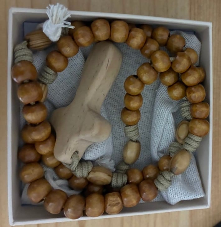 Customer photo review of Christianartworkshop Minimalist Olive Wood Rosary with Hand-held Prayer Comfort Cross: Embrace Simple Sacredness