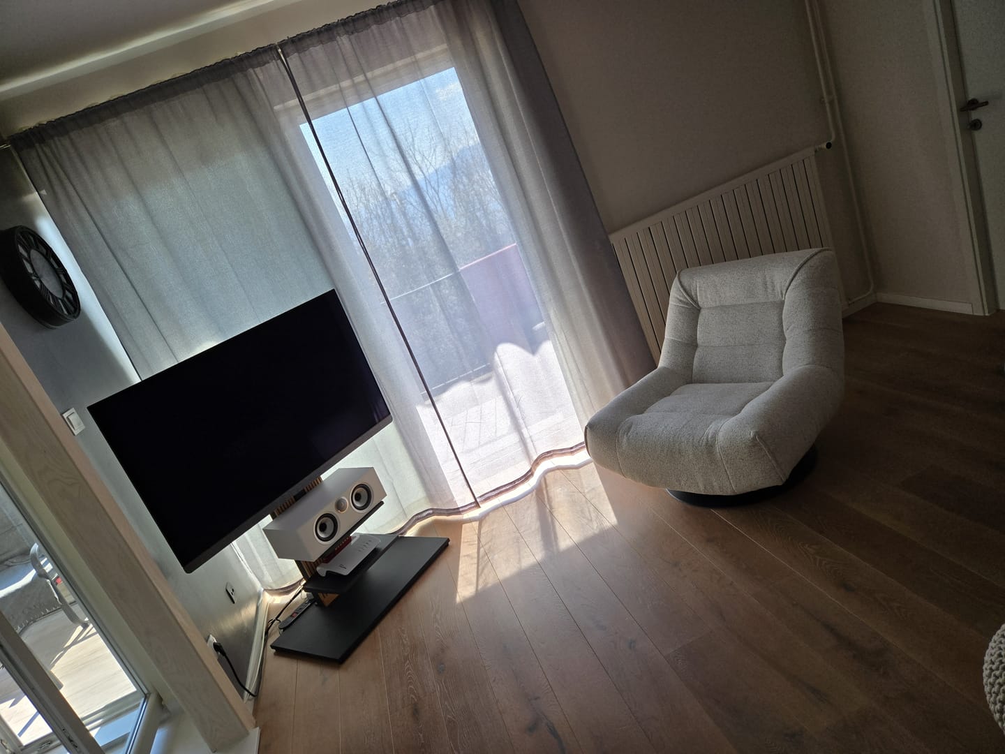 Customer photo review of Zen FT88 TV Stand
