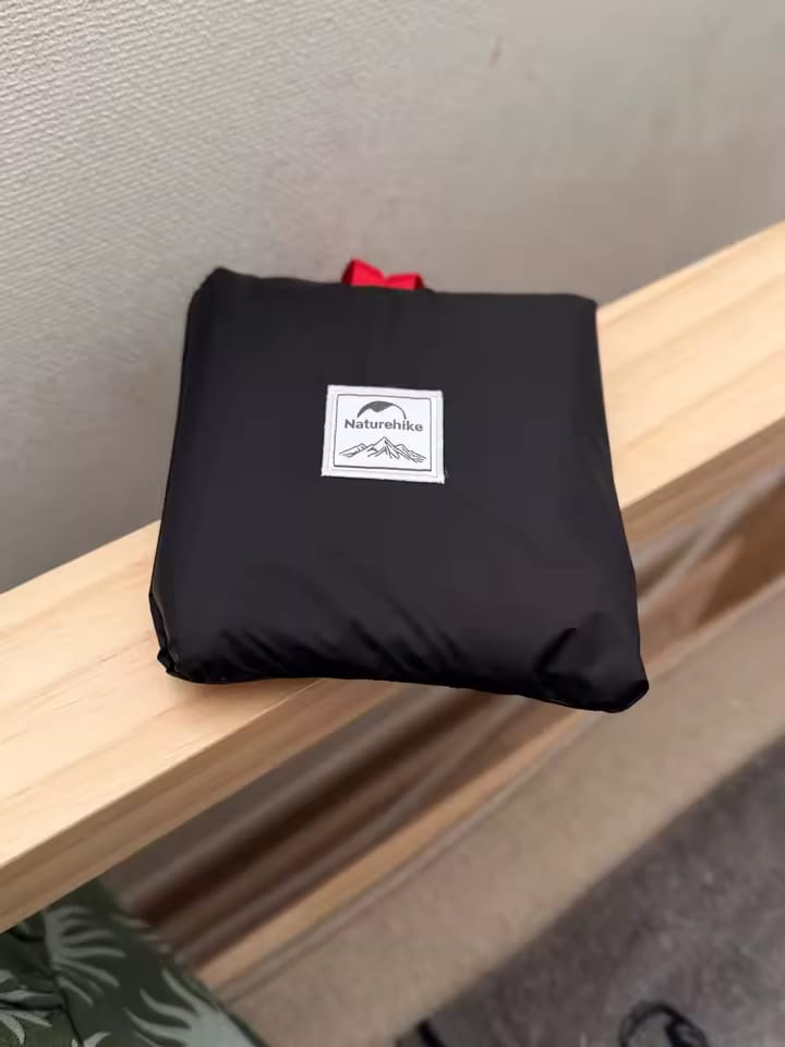 Customer photo review of Wasserdichte Taschenpicknickdecke – Leichte Sandfreie Strandmatte