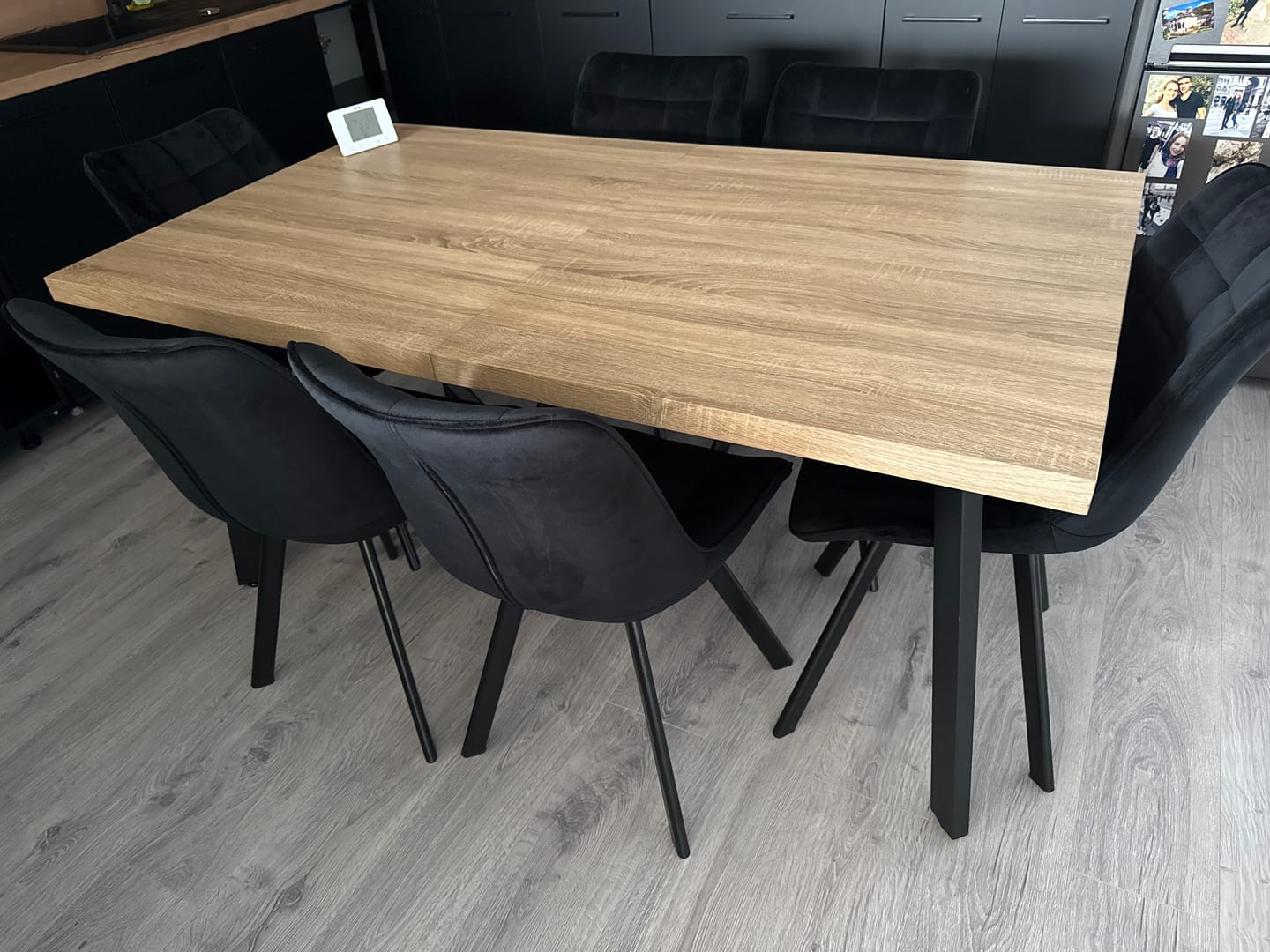 Customer photo review of Scaun tapitat modern K332, negru, stofa catifelata/metal, 46x61x84 cm