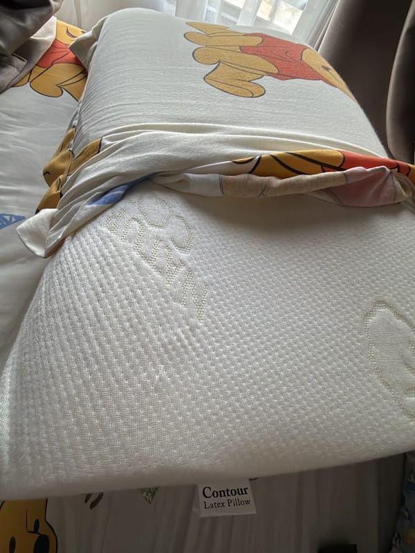 Customer photo review of Getha Contour Latex Pillow (Cotton Fabric / Tencel Fabric)