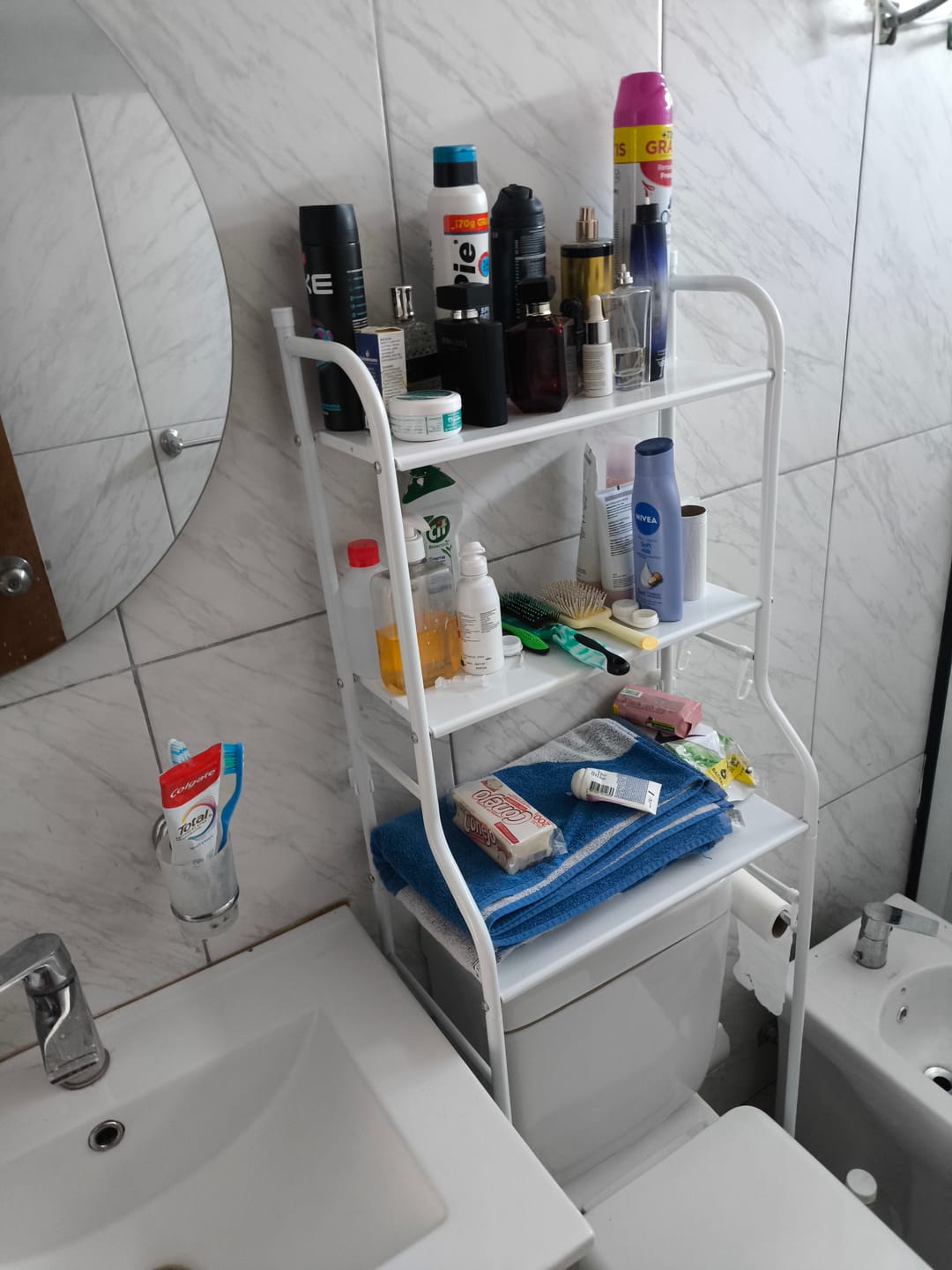 Customer photo review of Organizador Estantes Sobre Inodoro Mueble Metal Excelente
