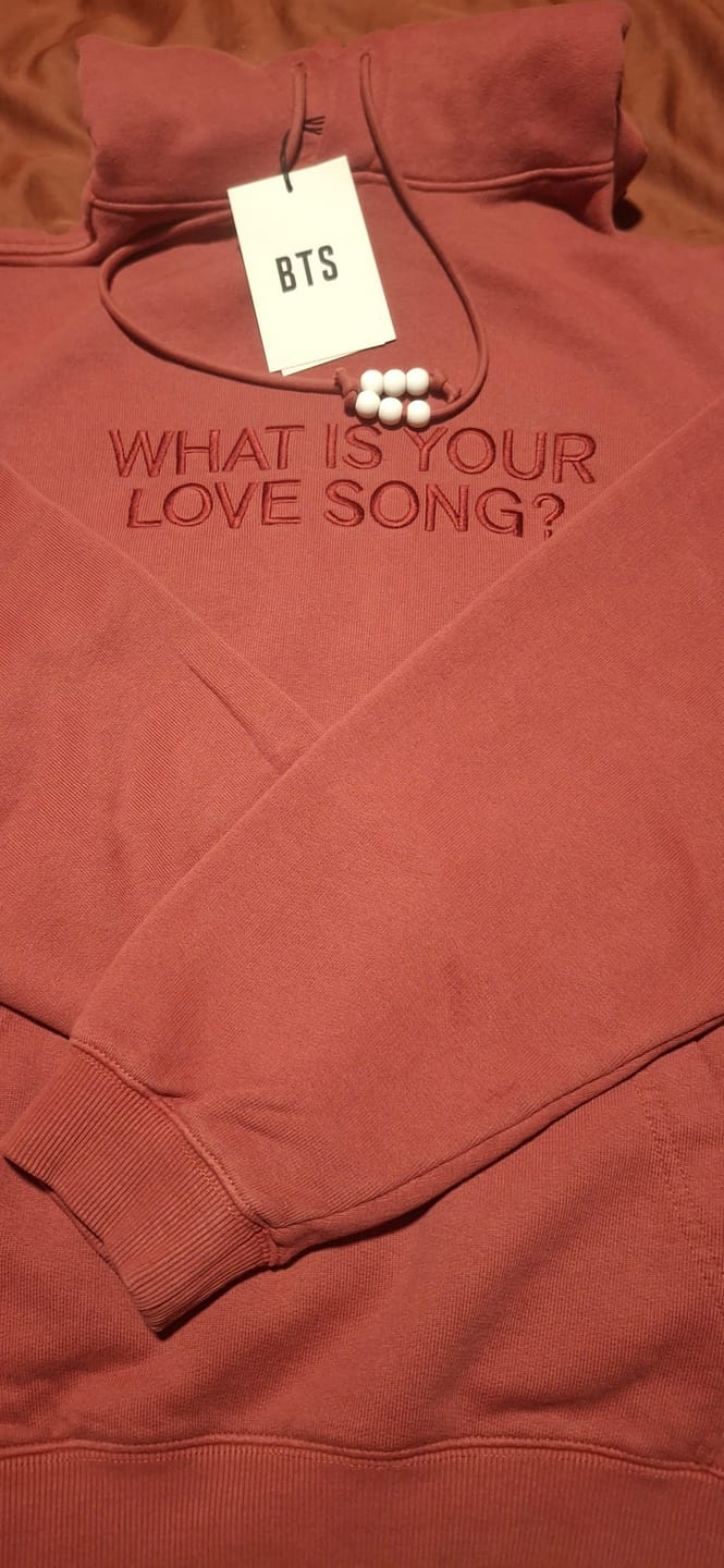Customer photo review of [2ND / 3RD / 4TH PRE-ORDER] BTS - ARIRANG OFFICIAL MD HOODIE RED