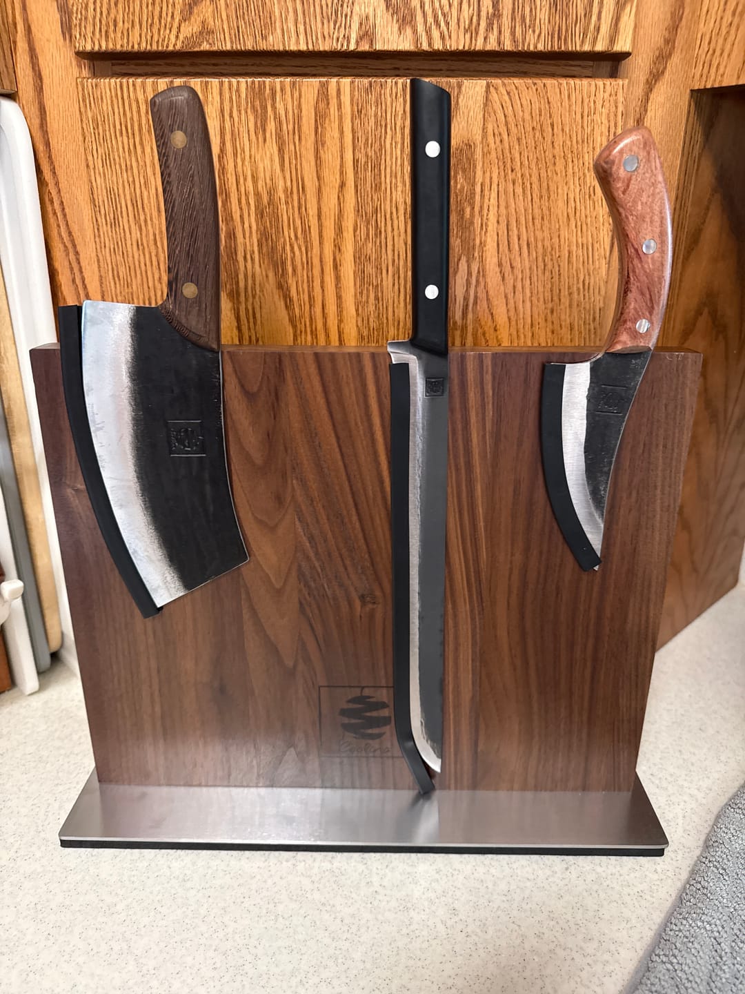 Customer photo review of FREE Walnut Magnetic Knives Holder