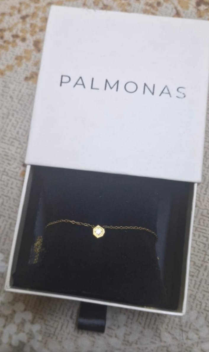 Customer photo review of White Gemstone Gold Chain Necklace