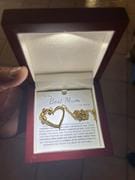 Customer photo review of Collar grabado "Corazón de la familia"