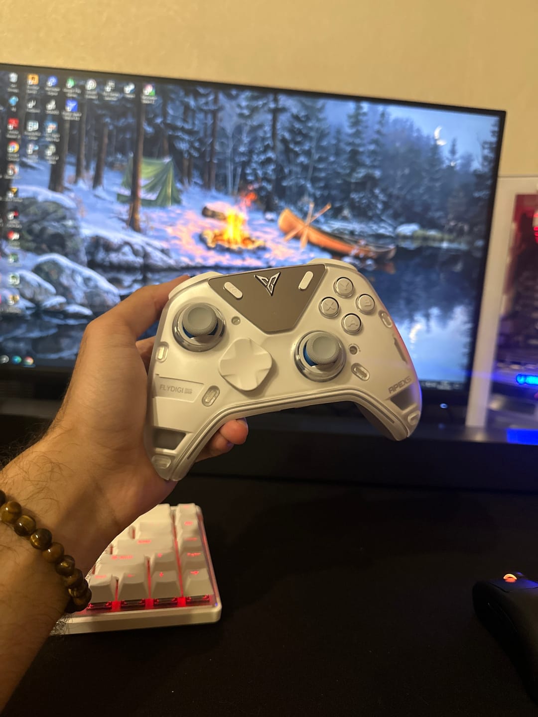 Customer photo review of FLYDIGI Apex 5 Oyun Kolu