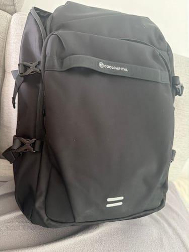 Customer photo review of MOCHILA GOAT Laptop 15.6" Cool Capital Viajes Negra