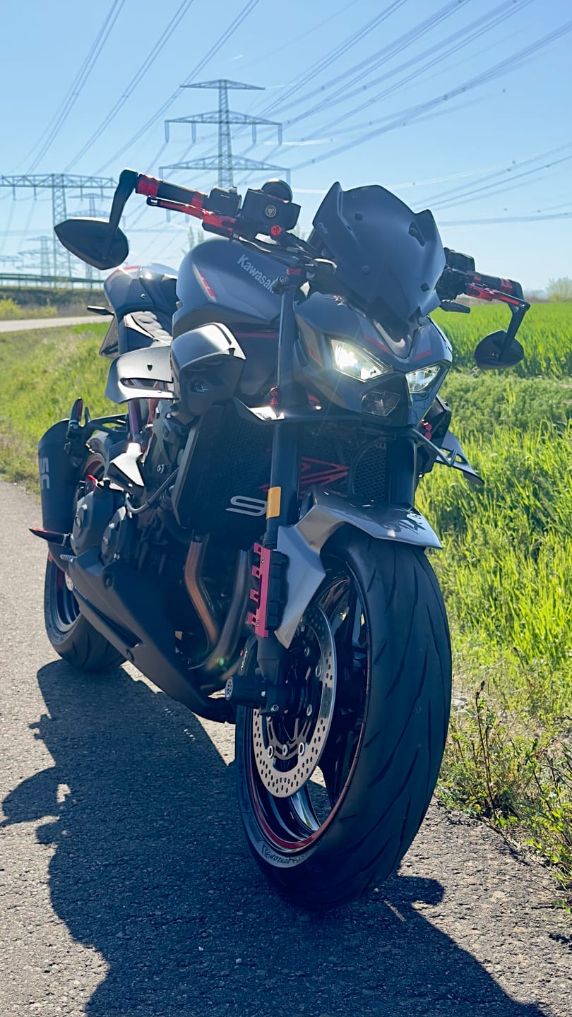 Customer photo review of PUIG Downforce Naked Front Spoiler | ABE | matt-schwarz | passend für Kawasaki Z900 / SE - Modelle (2025-2026)