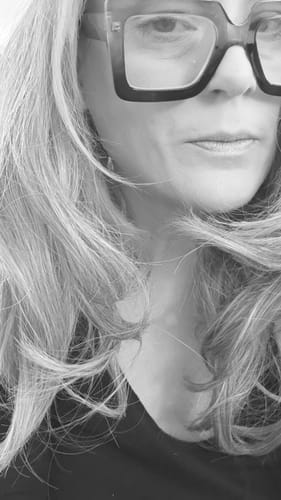Customer photo review of Superstar 22" One Piece Hair Extension