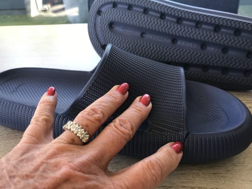 Customer photo review of HappyFlops