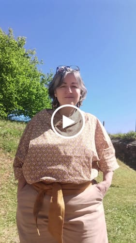 Customer video review of Blouse Myriem - voile de coton fleuri ocré