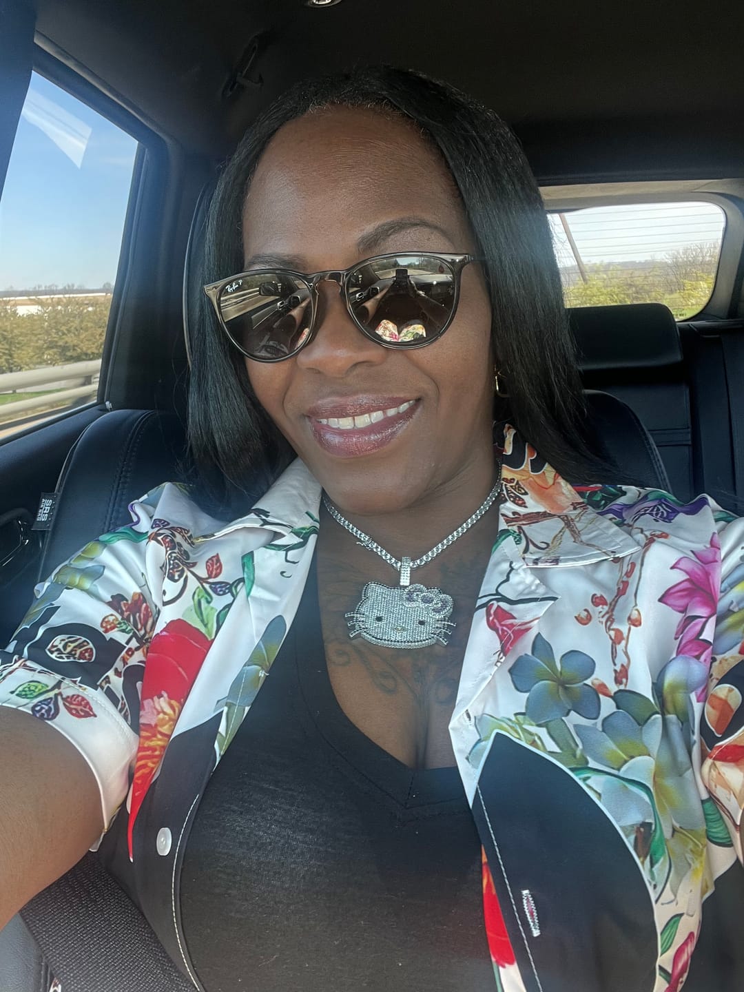 Customer photo review of Chade New Born Free V-Part Wig - VPW04