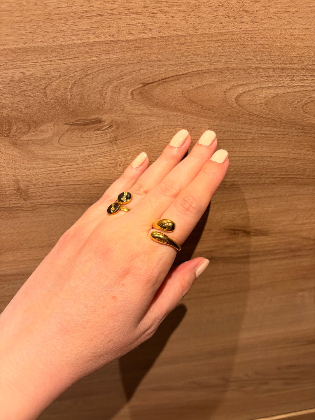 Customer photo review of EIRA Pozlátený minimalistický prsteň