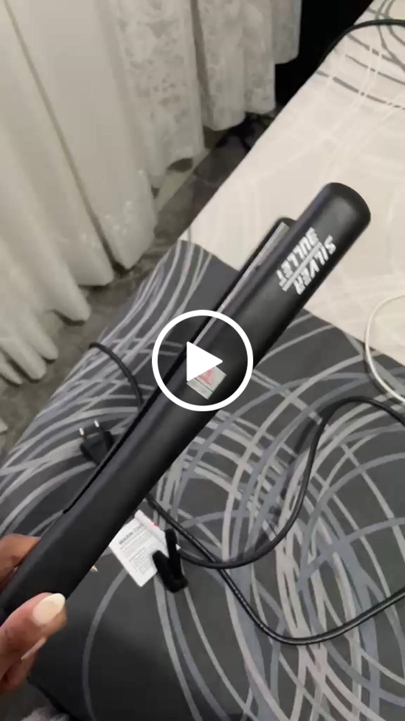 Customer video review of Silver Bullet Lightning 25mm Titanium Straightener 230°C MCH Fast Heat