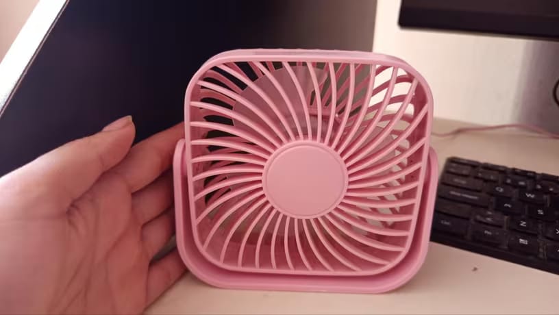 Customer photo review of USB Mini Desk Fan – 4-Inch Portable 3-Speed 360° Adjustable Fan