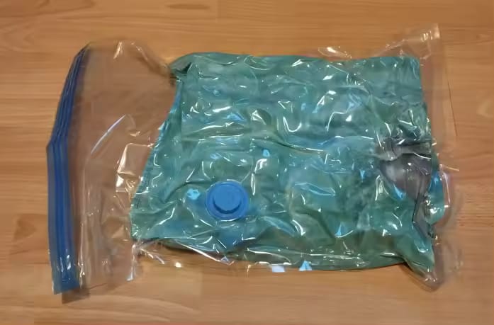 Customer photo review of Vakuumbeutel für Kleidung & Bettwäsche – Platzspar-Set 3 Stück