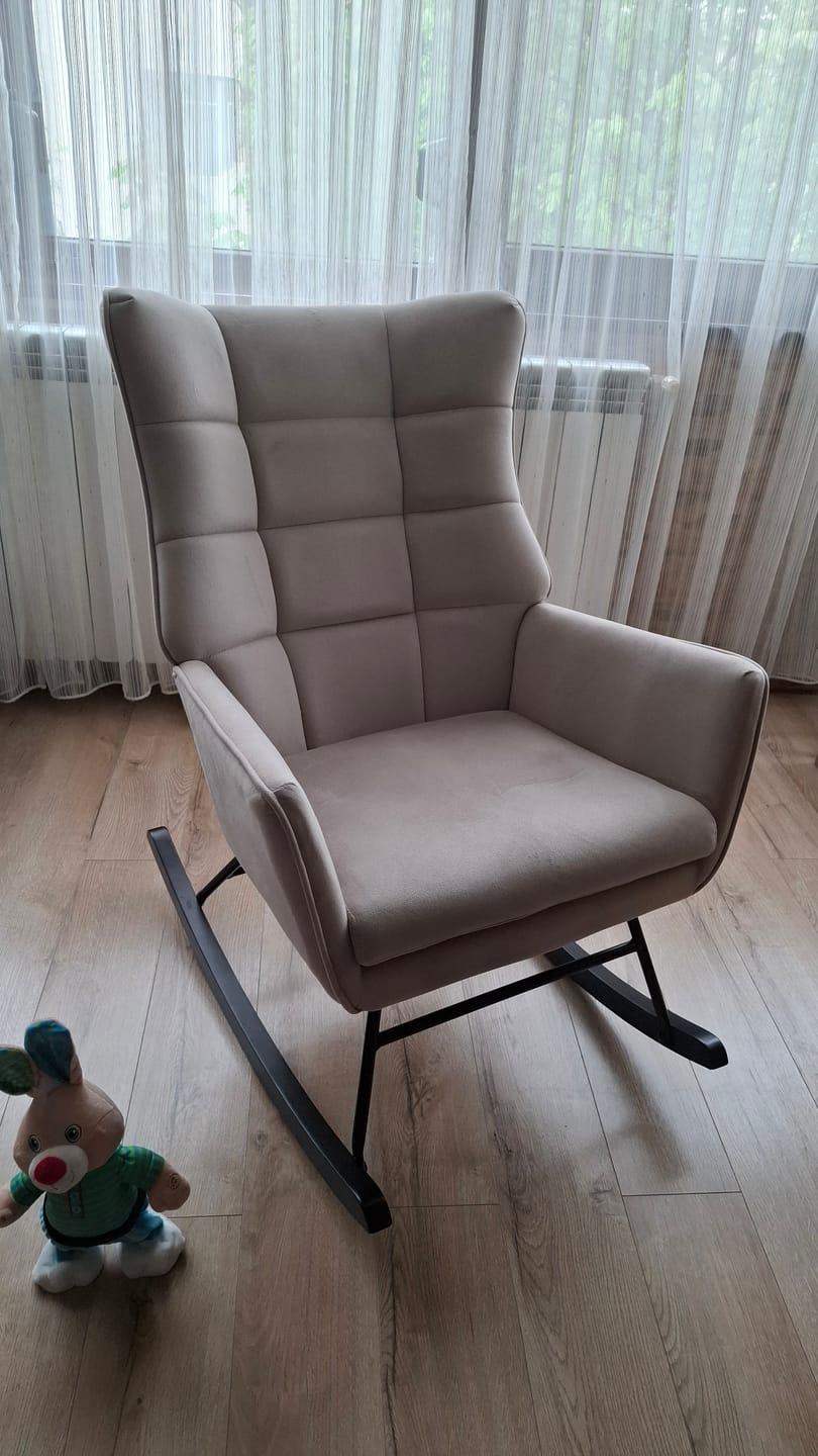 Customer photo review of Scaun balansoar tapitat BAZALTO, bej/negru, stofa catifelata, 70x90x92 cm