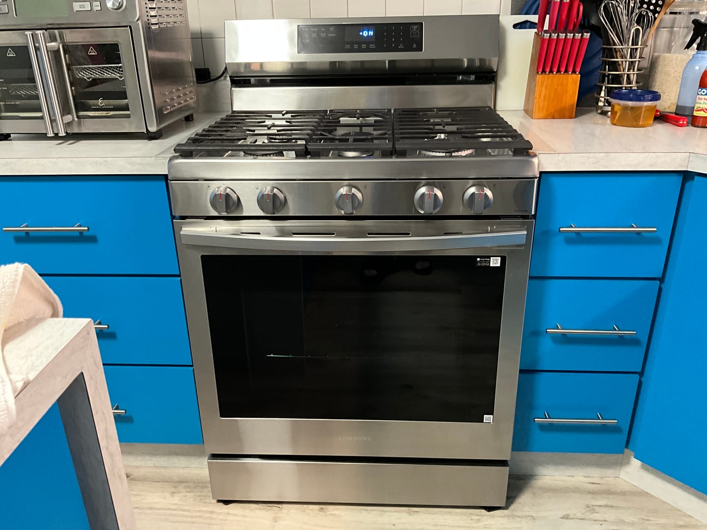 Customer photo review of SAMSUNG NX60A6715SS 6.0 Cu. Ft. Freestanding Gas Convection+ Range with WiFi