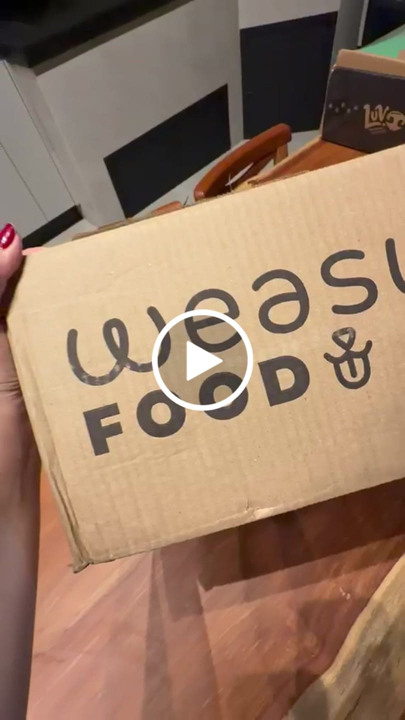 Customer video review of Weasy Food Filhotes | Alimentação natural para cães