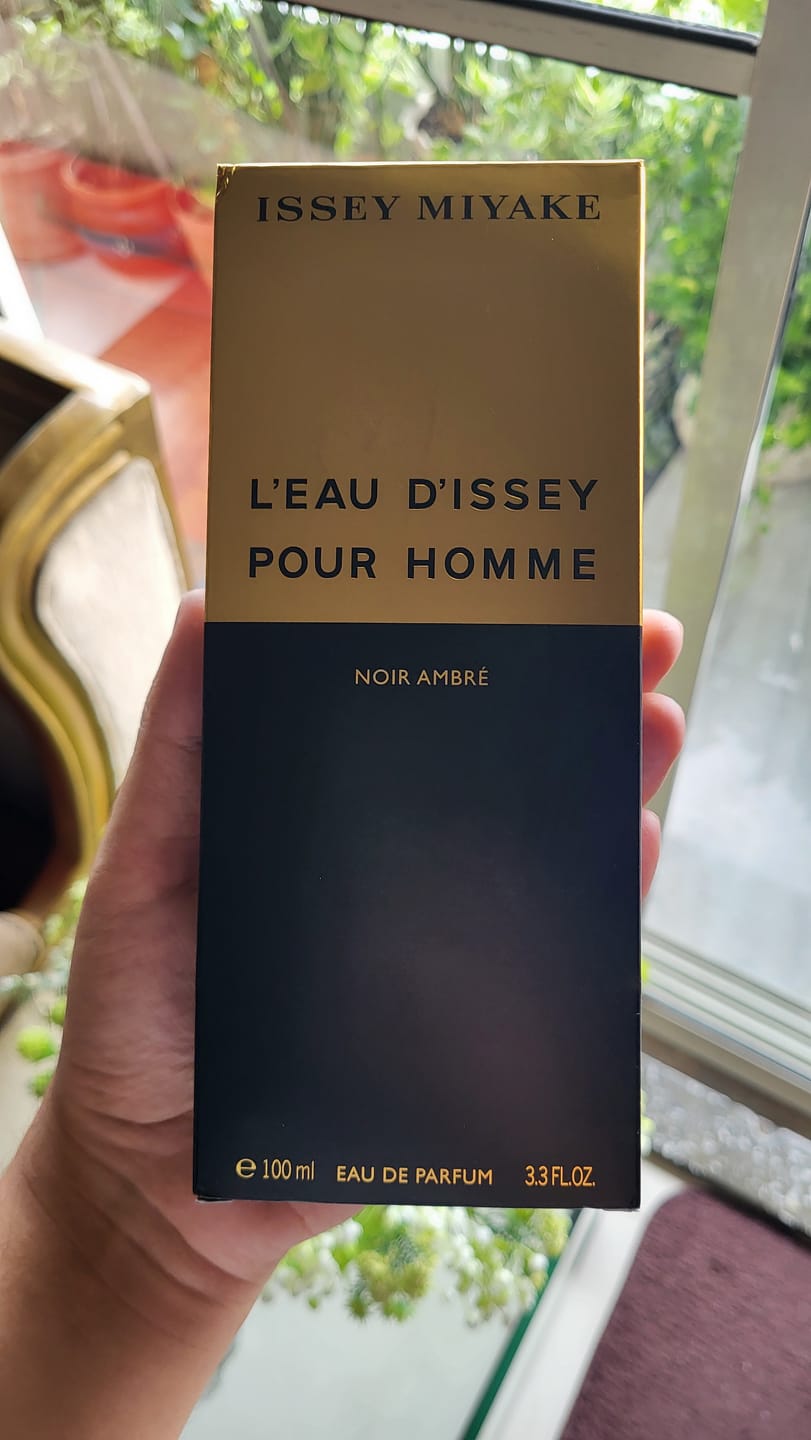 Customer photo review of Issey Miyake L'Eau d'Issey Pour Homme Noir Ambre Eau De Parfum